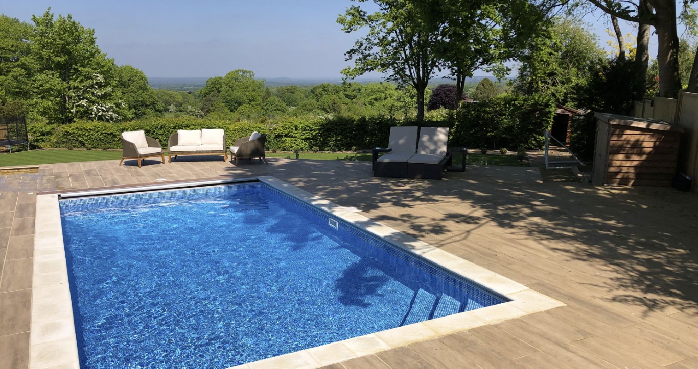 Professional pool cleaning services in Buena Park, CA